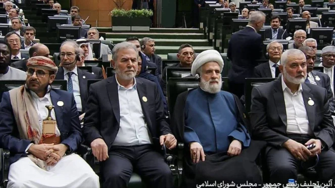 66a9b794c7c28-pemimpin-hamas-ismail-haniyeh-saat-mengahdiri-pelantikan-presiden-iran_663_372 (2)