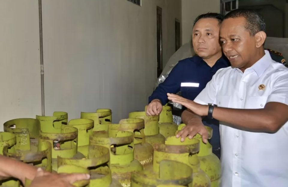 Bahlil Bakal Sanksi Penjual LPG 3 KG yang Nggak Punya Timbangan