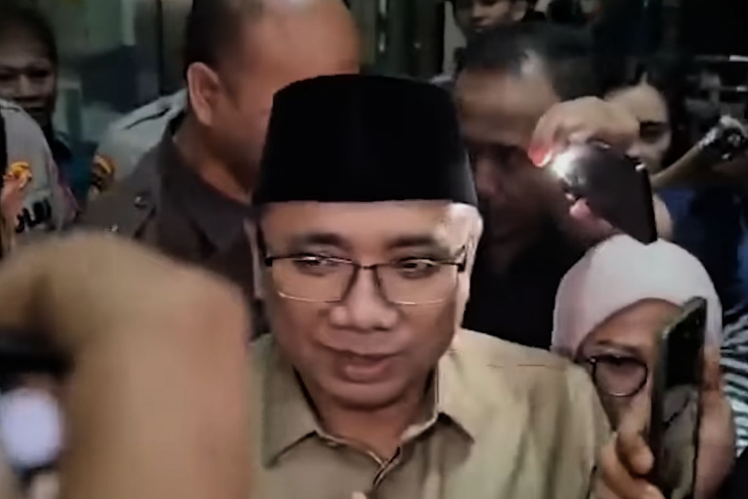 17_Yaqut Bungkam
