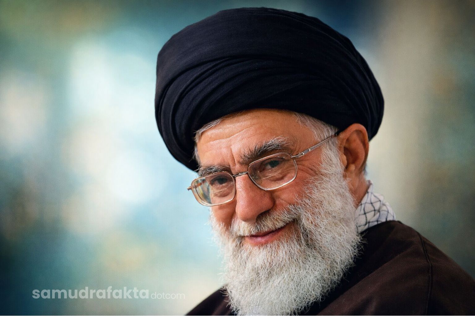 01_SF_KHAMENEI MENYALA