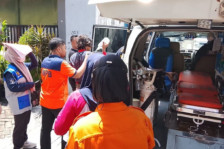Keracunan di Surabaya