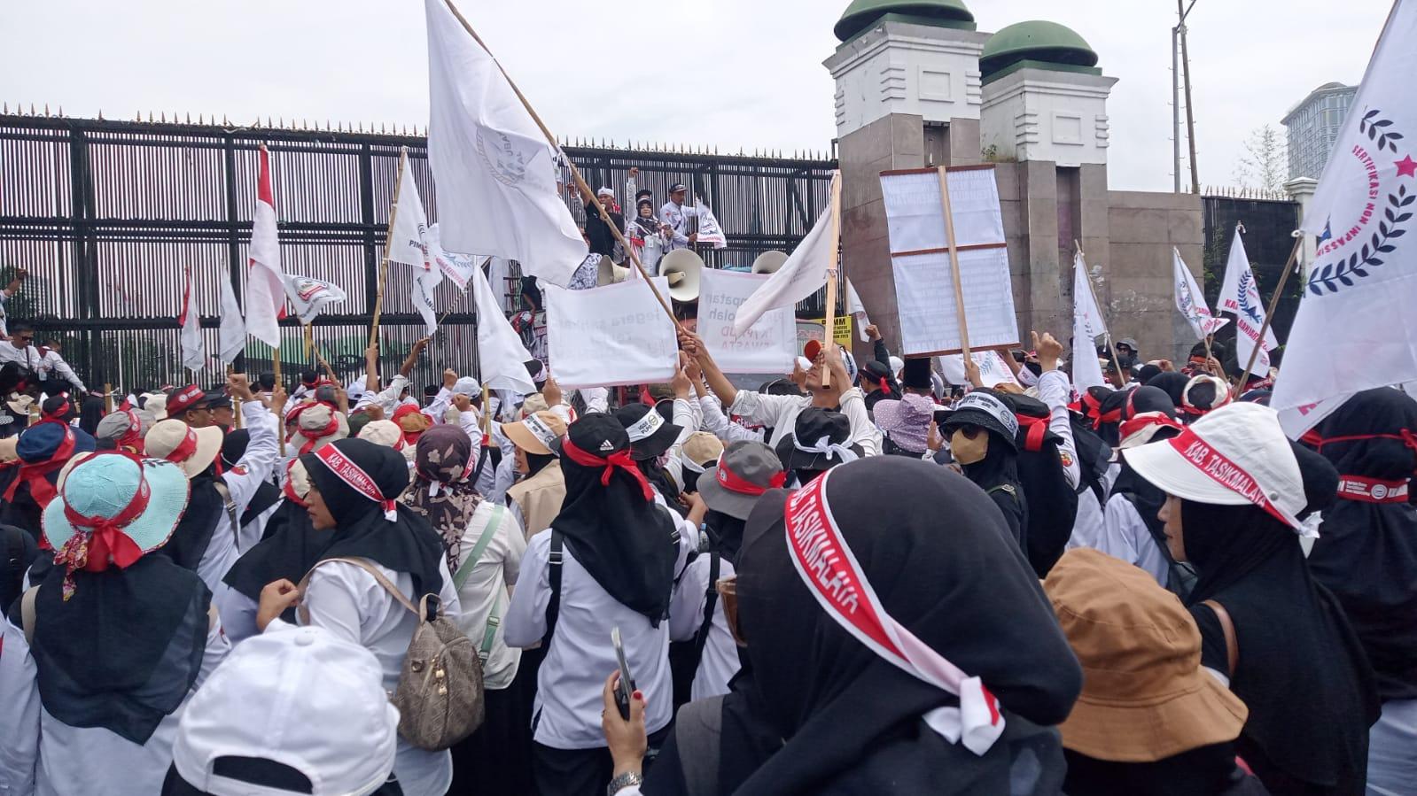 Demo SIAGA Guru Swasta
