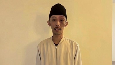anggota-dprd-jember-minta-maaf-usai-viral-main-game-merokok-saat-rapat-1778745412043_169 Anggota DPRD Jember