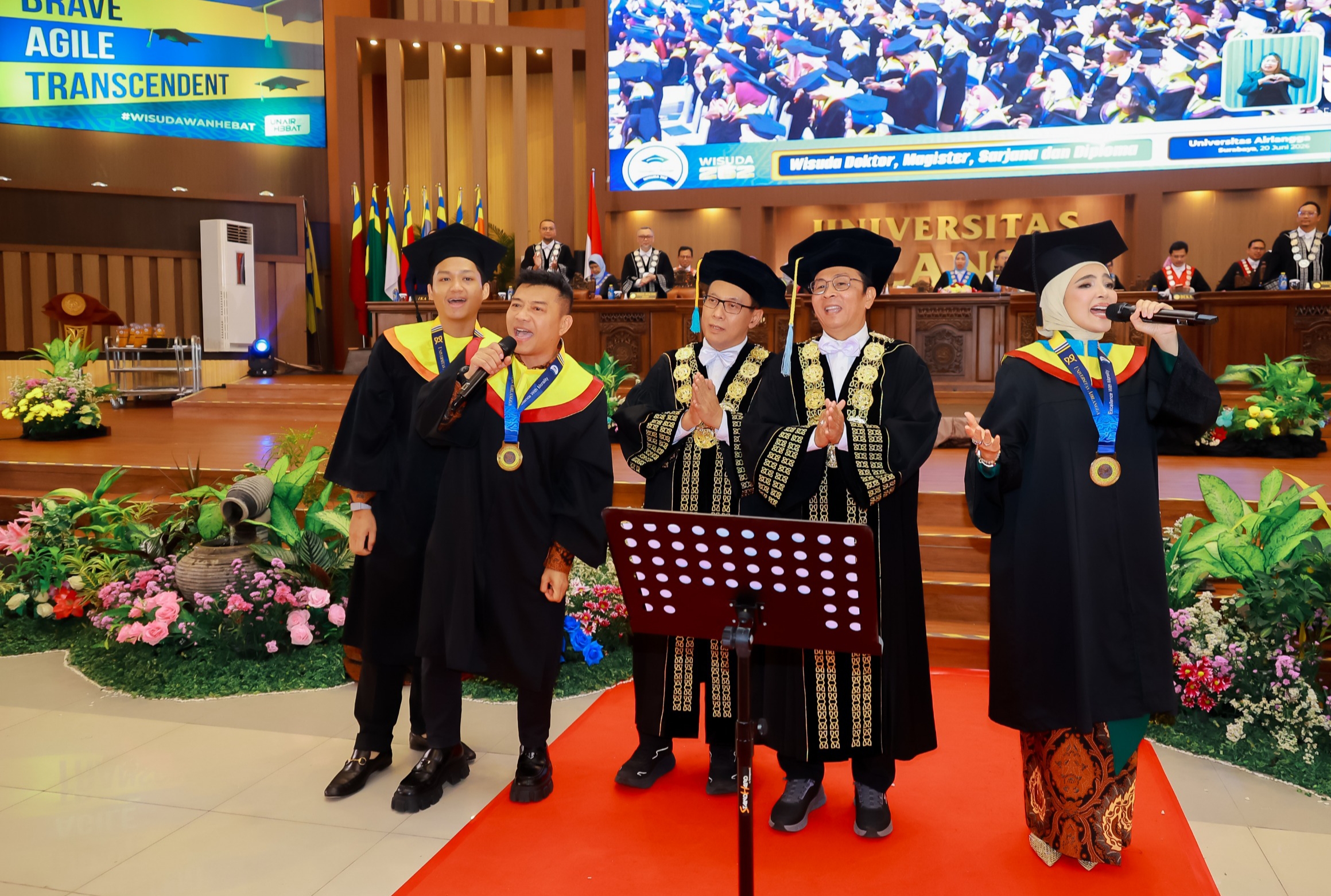 Wisuda Anang, Ashanty, Azriel