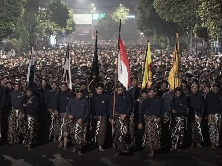 z508zce86j8mt6e Tradisi Malam Satu Suro