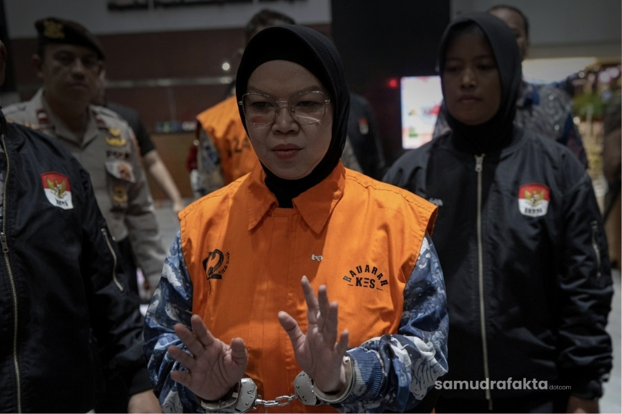 Etik Suryani (1)