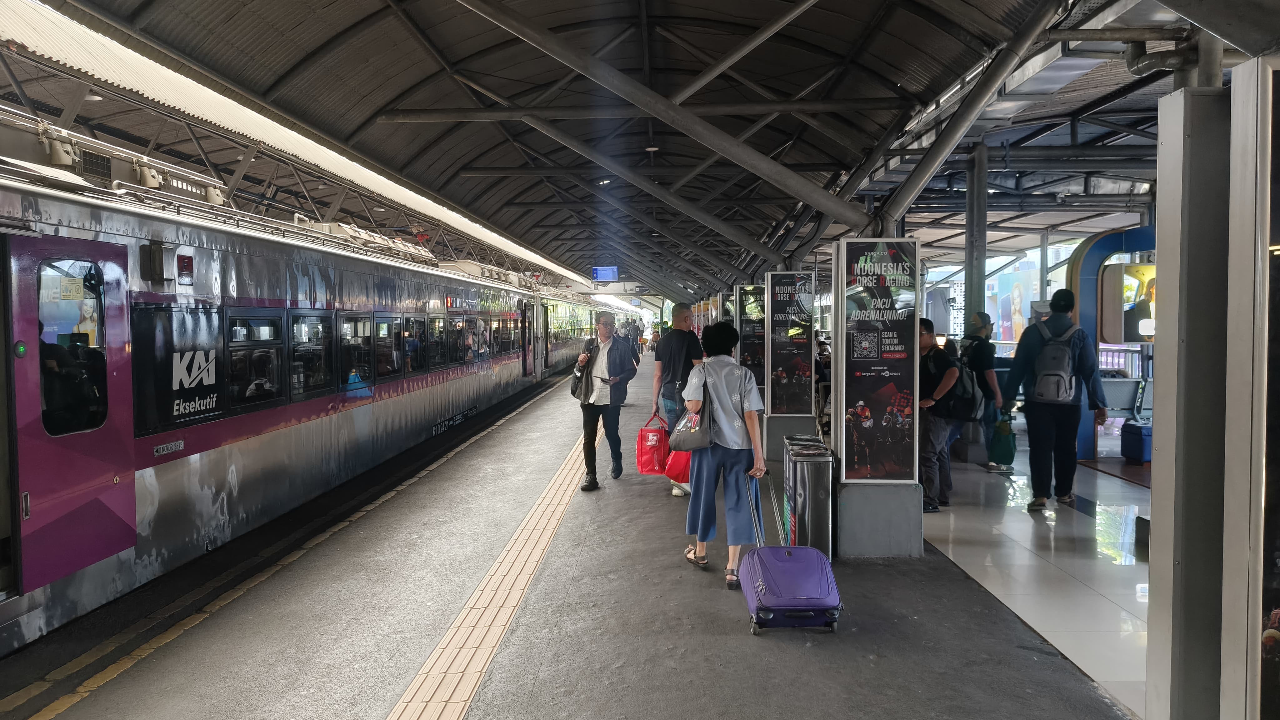 Penumpang Kereta Momen Libur Sekolah