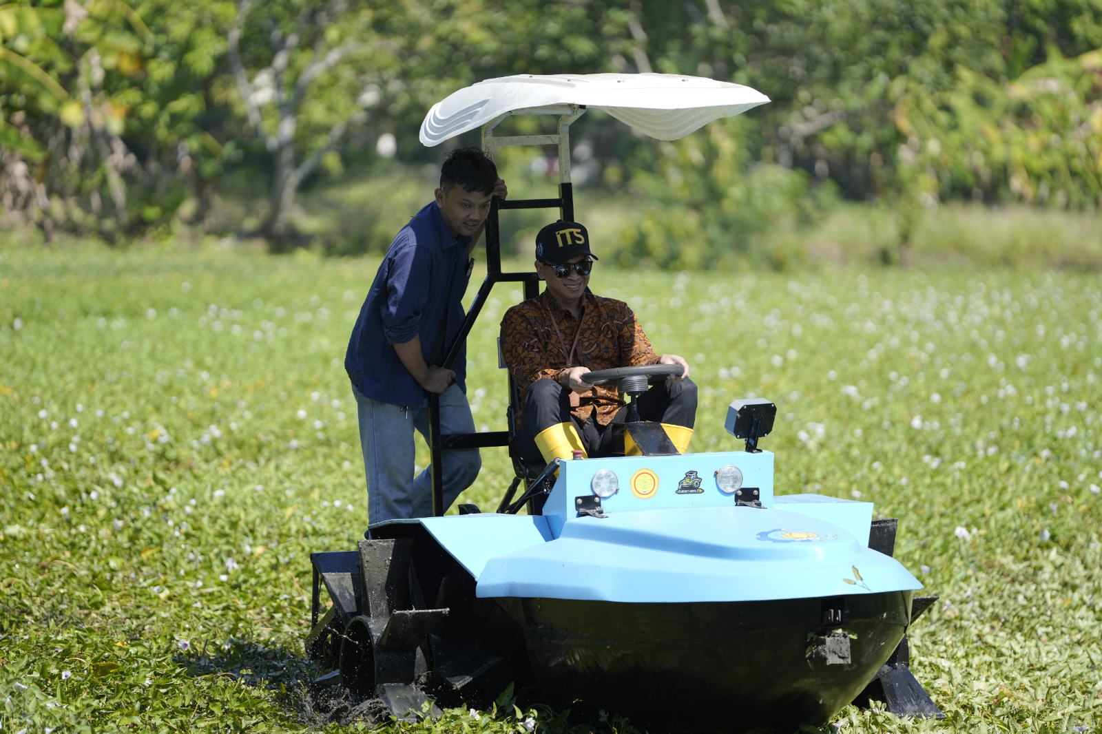 Traktor Perahu Listrik
