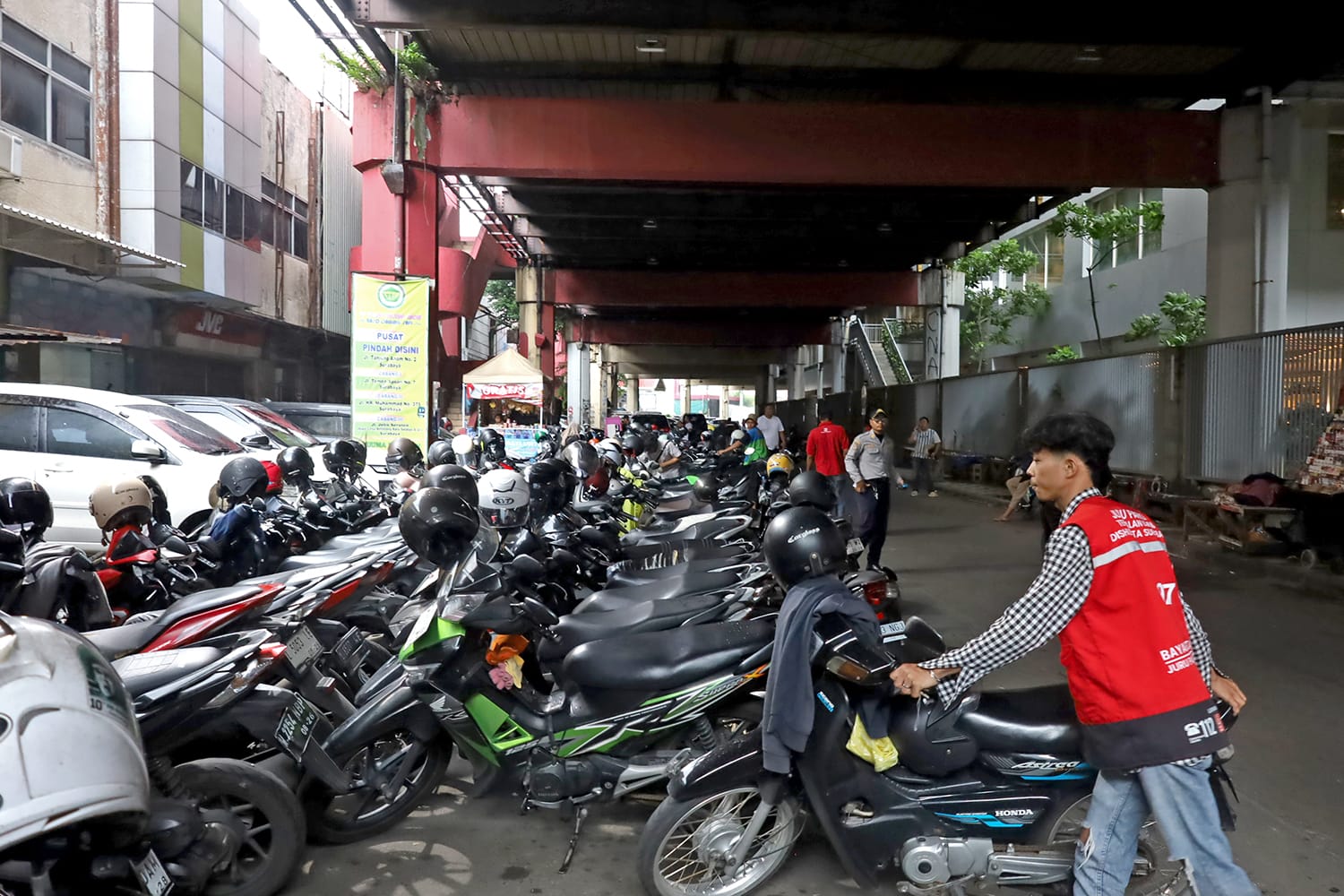 Parkir Jalan Tanjung Anom Surabaya