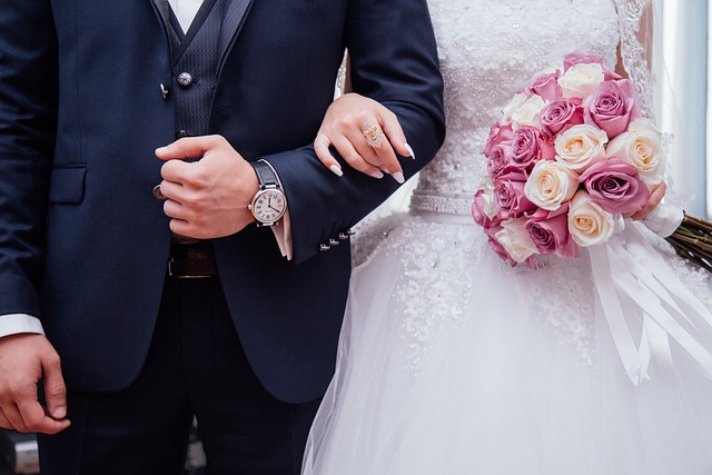 valentines-day-background-2595862_640 Calon Pengantin di Gresik