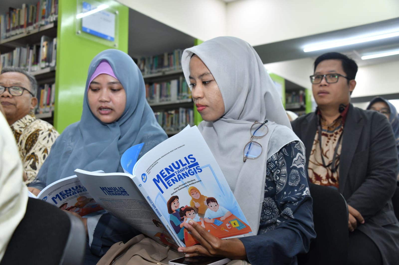 Buku 'Menulis Tanpa Menangis'