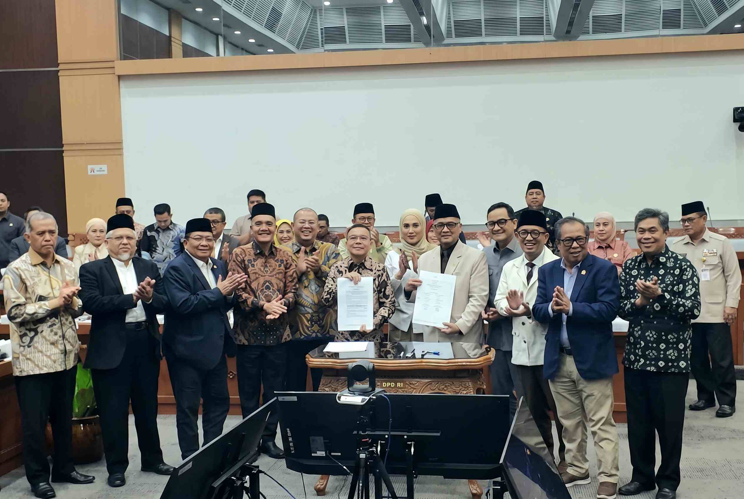 DPR Kemenhaj Biaya Haji 2027