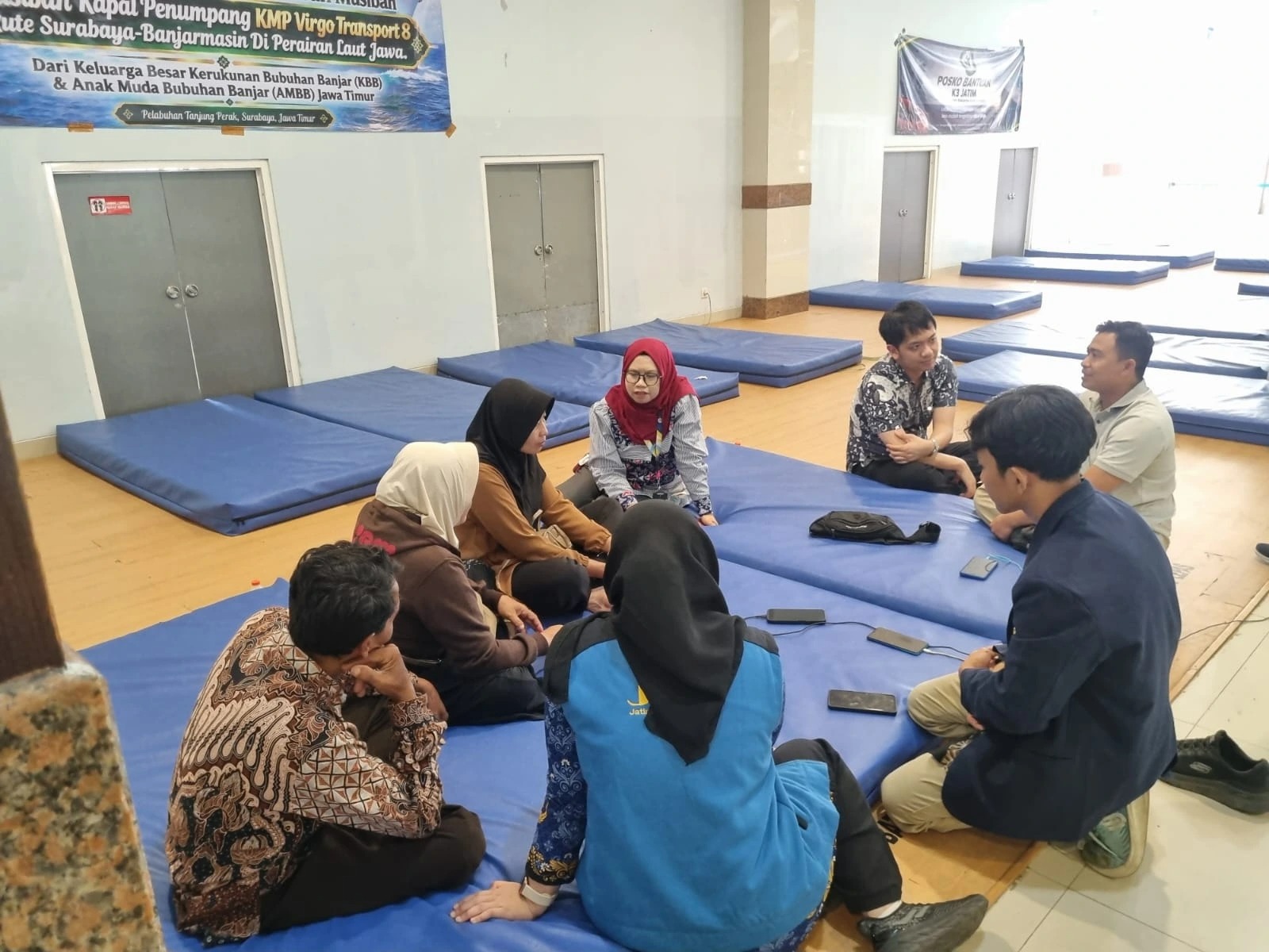 Keluarga korban KM Virgo