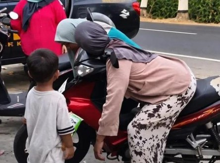 Ibu di Ponorogo